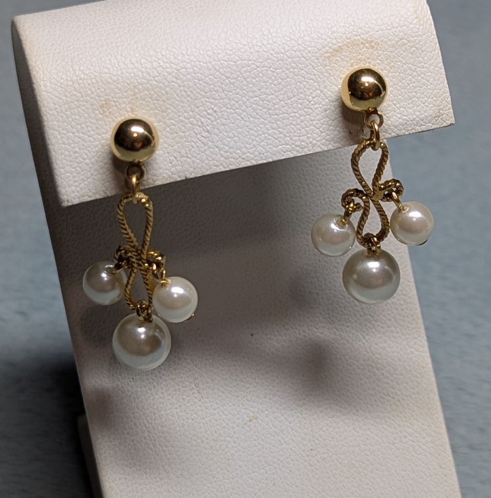 Vintage Goldtone and Faux Pearl Drop Pierced Earrings - Picture 3 of 5